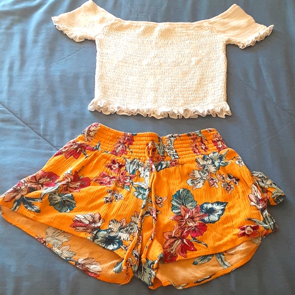 Gorgeous girls outfit top and shorts